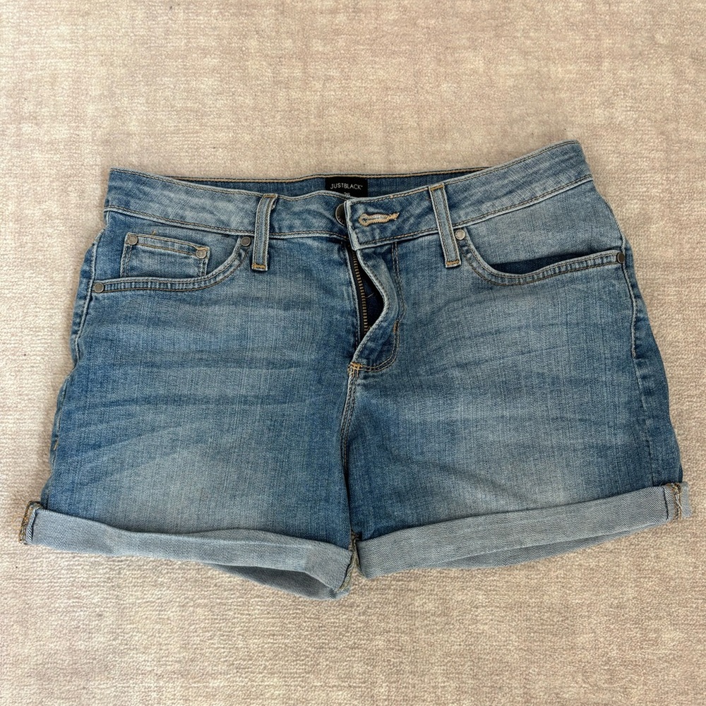 Just Black Short